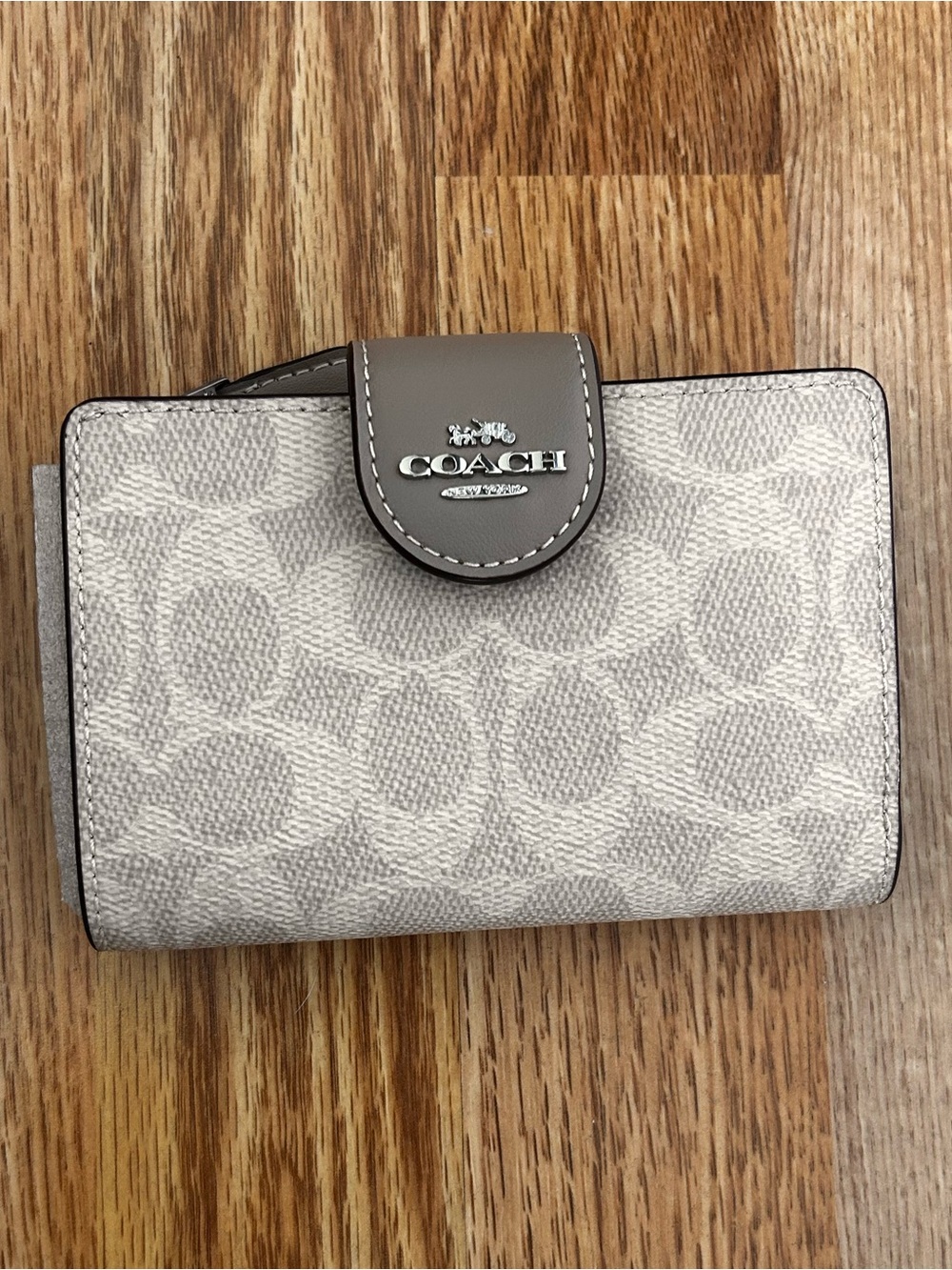 Coach Medium Corner Zip Wallet